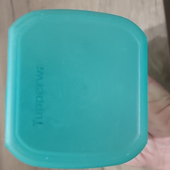 Tupperware Pitcher - Picture 4 of 4